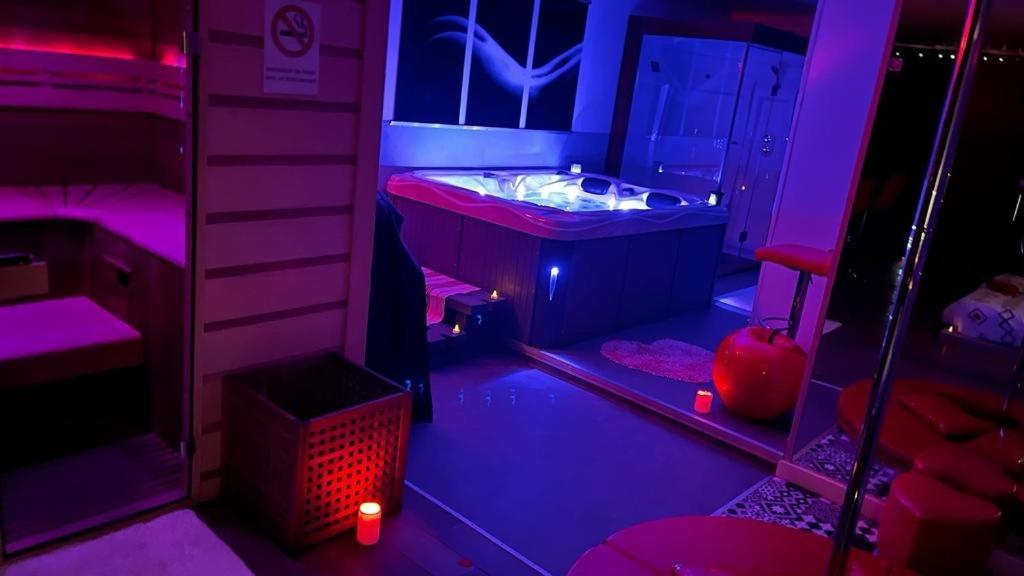 Spabyelleetlui Spa Rouge Ou Bleu Mouscron Exterior photo